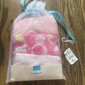 Children’s Place Gift set of 3 bodysuits